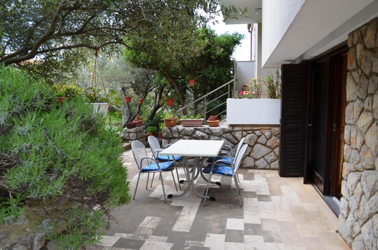 Apartments Palma & Pino Cres Eksteriør bilde