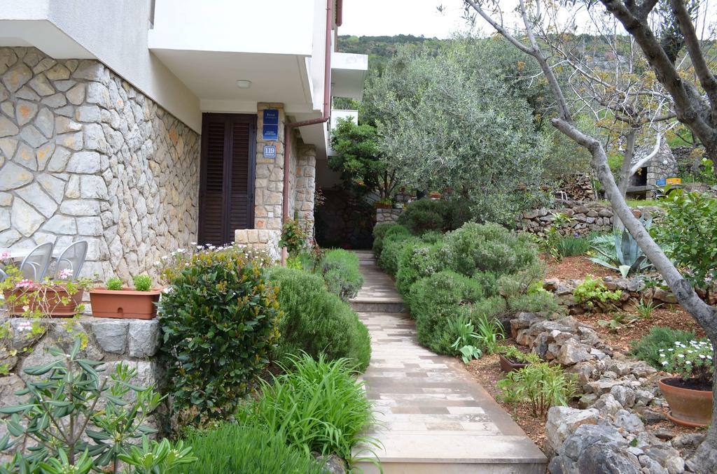 Apartments Palma & Pino Cres Eksteriør bilde